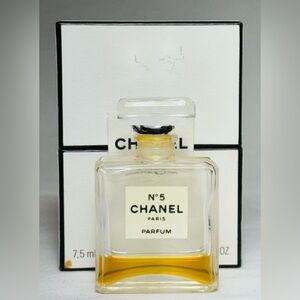 CHANEL No. 5 Bottle
